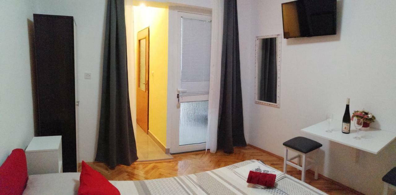 Apartmani Korina Starigrad Paklenica Exteriör bild