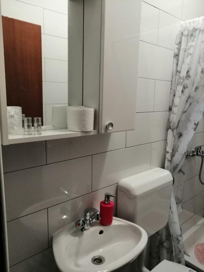 Apartmani Korina Starigrad Paklenica Exteriör bild