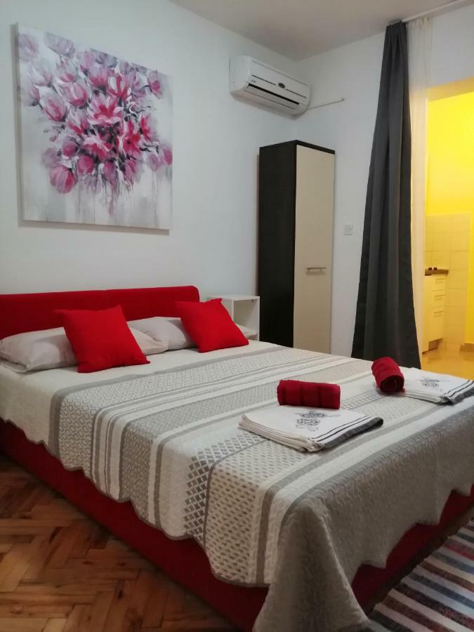 Apartmani Korina Starigrad Paklenica Exteriör bild