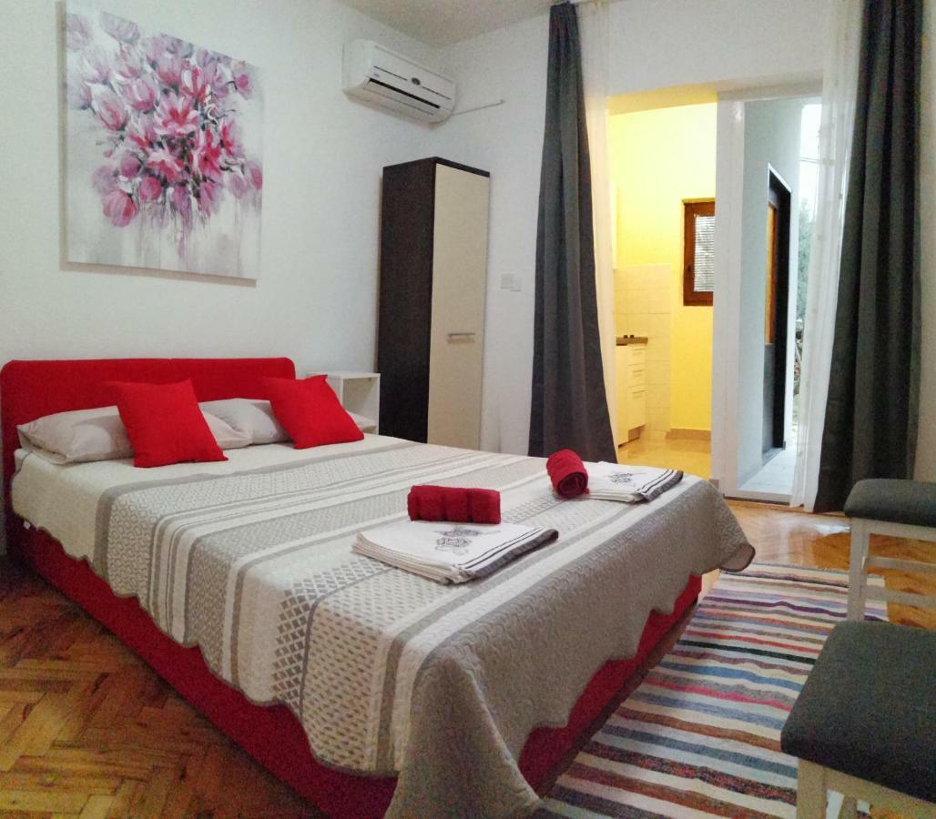 Apartmani Korina Starigrad Paklenica Exteriör bild